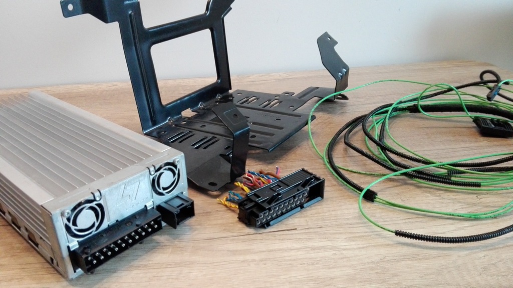Wzmacniacz BMW Logic 7 Top Hifi e90 e87 e60 