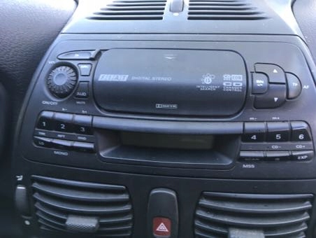 Fiat marea bravo hgt brava radio CD AD 185M