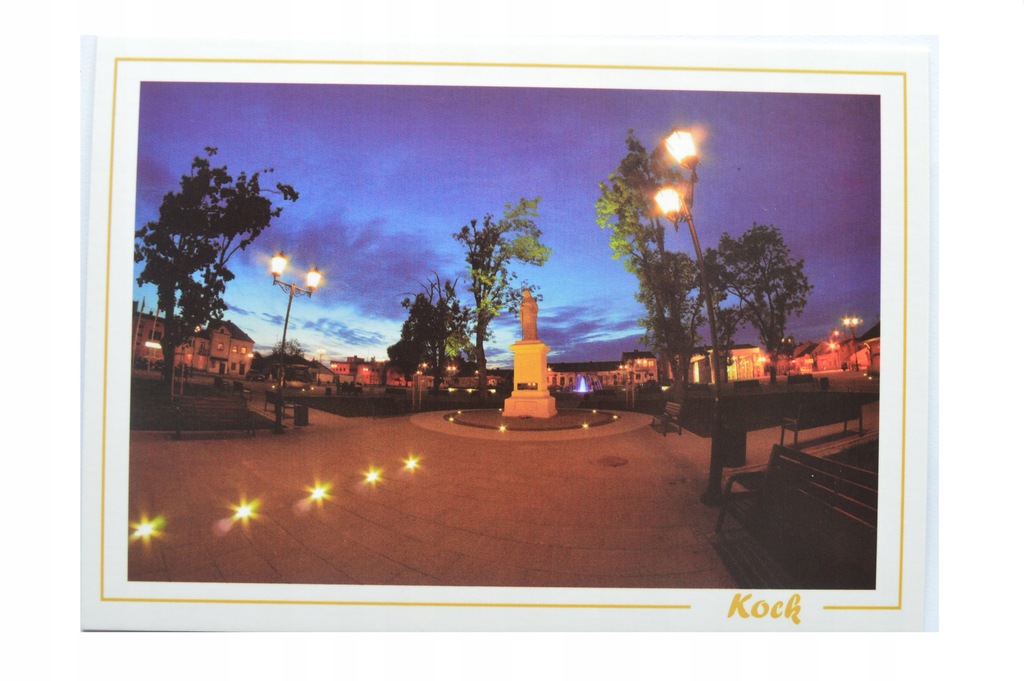 KOCK - RYNEK,POMNIK ŚW.HELENY