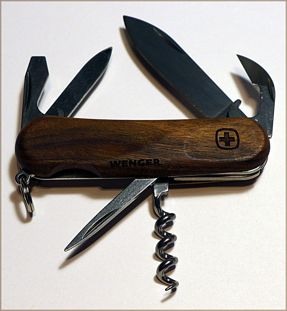 NOWY SCYZORYK WENGER - EVOLUTION 10 DREWNO ORZECH