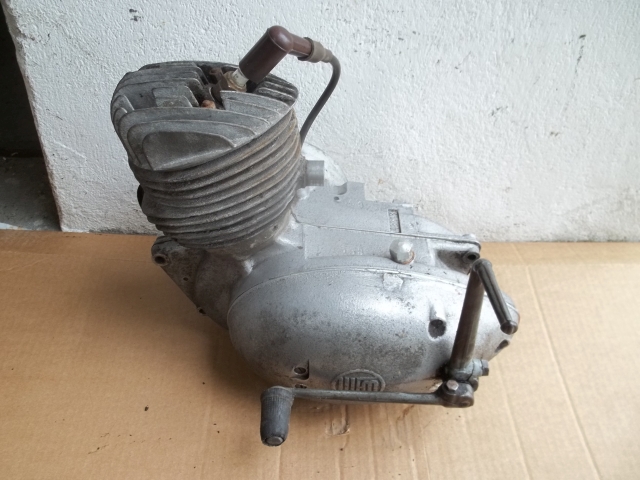 SILNIK WFM 125 Kompletny Oryginał M06 WSK SHL M04