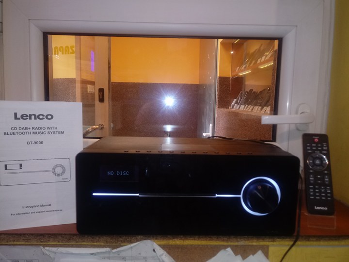 WIEŻA LENCO BT-9000 BLUETOOTH CD RADIO TUNER NFC