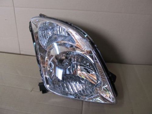 Reflektor / Lampa przednia Suzuki Swift 05 10
