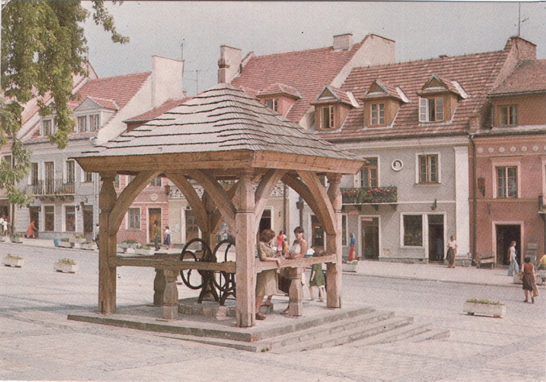 SANDOMIERZ - RYNEK + STUDNIA - NISKI NAKŁAD - 1979