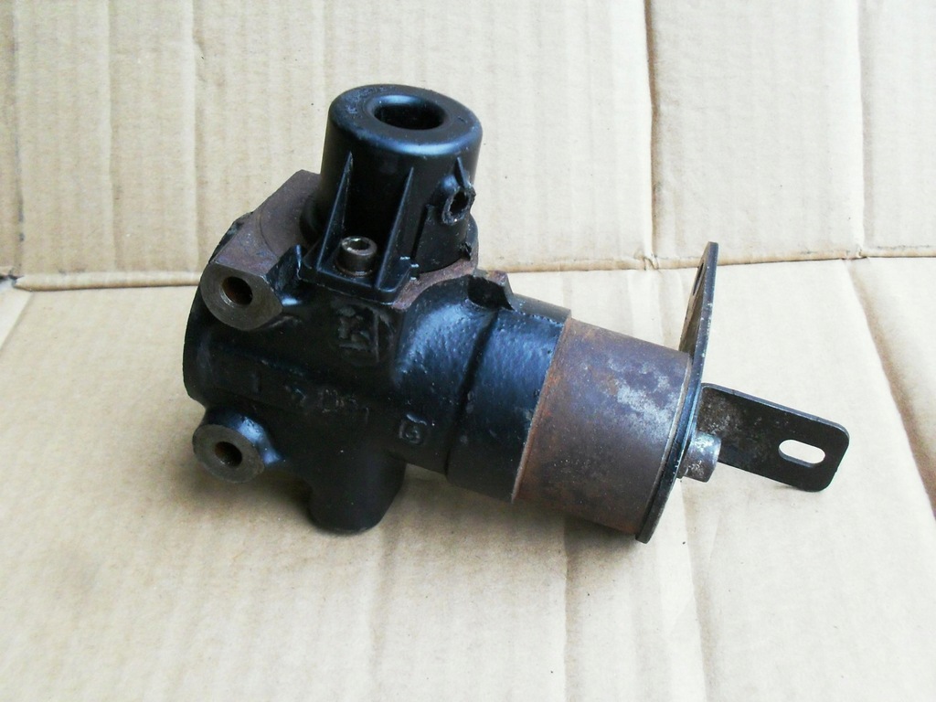 KONŻEKTOR CITROEN XANTIA - 7626898514 - oficjalne archiwum