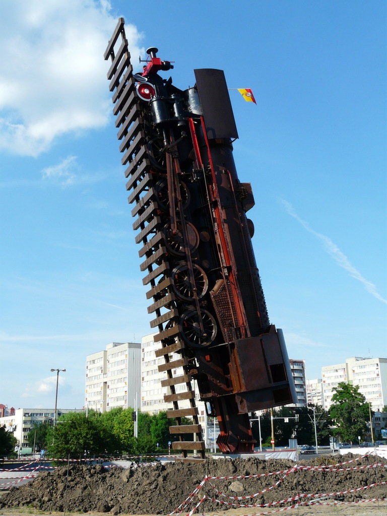 WROCŁAW   PLAC STRZEGOMSKI LOKOMOTYWA ZDJĘCIE