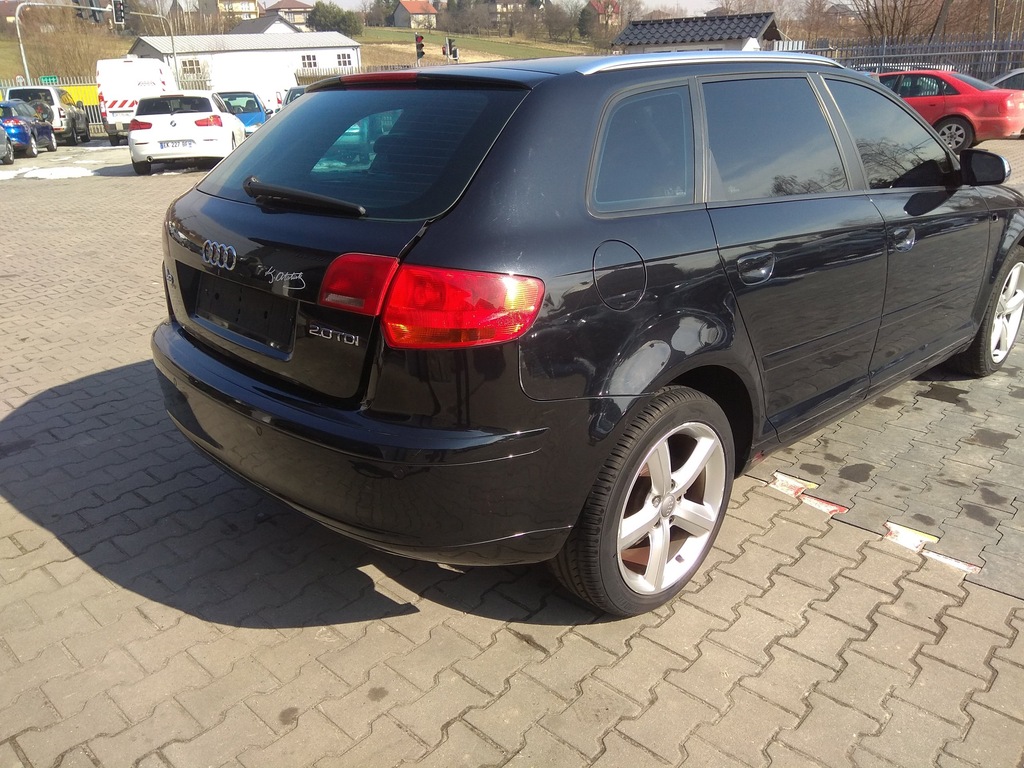 AUDI A3 8P Sportback 5D LAMPA TYŁ PRAWA 03-08 BŁOT ...