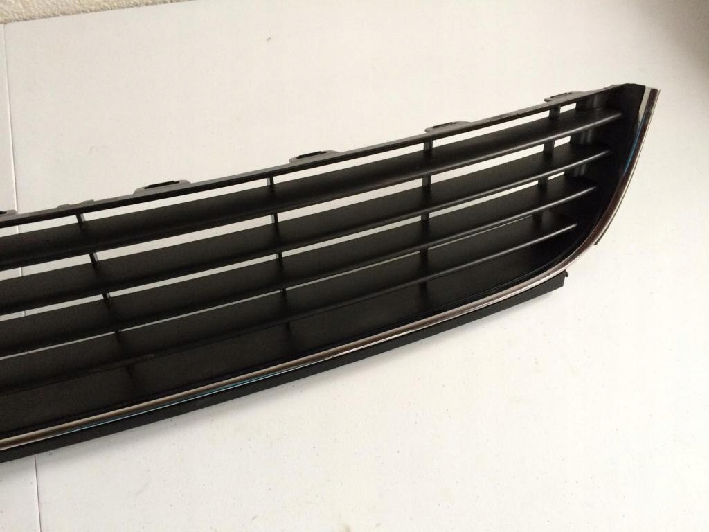 Kratka zderzaka środkowa Vw Golf Plus 6 5m0853677c