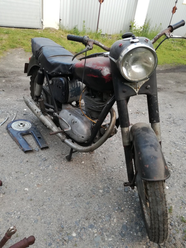 Junak M10 z koszem