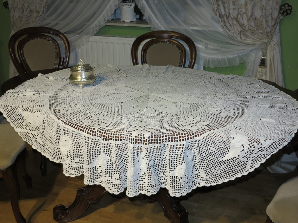 RĘKODZIEŁO- SZYDEŁKOWY OBRUS PTASZKI- ECRU-145CM