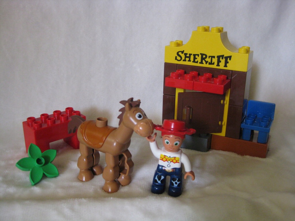 Lego Duplo zestaw Toy story kowbojka szeryf
