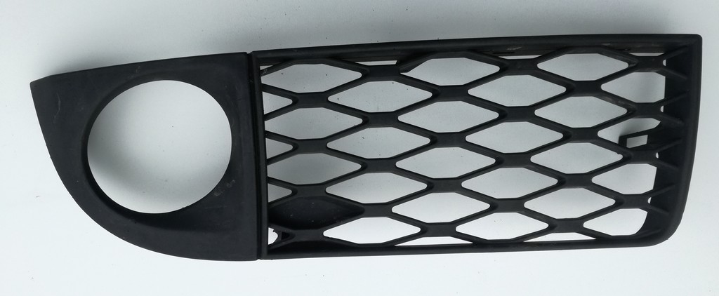 KRATKA ZDERZAKA PRAWA 4Z7807682 AUDI A6 C5 ALLROAD