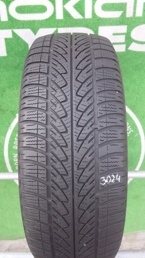 Goodyear UltraGrip 8 215/60/r16 (3024) Radom