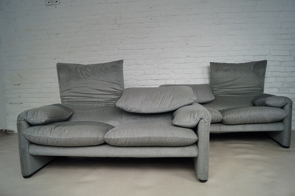 Dwie KULTOWE Sofy design V. MAGISTRETTI , CASSINA