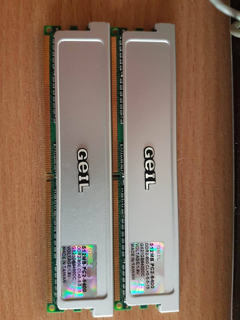 Geil 2 x 512 MB PC2-6400 DDR2-800 CL-5-5-5-15