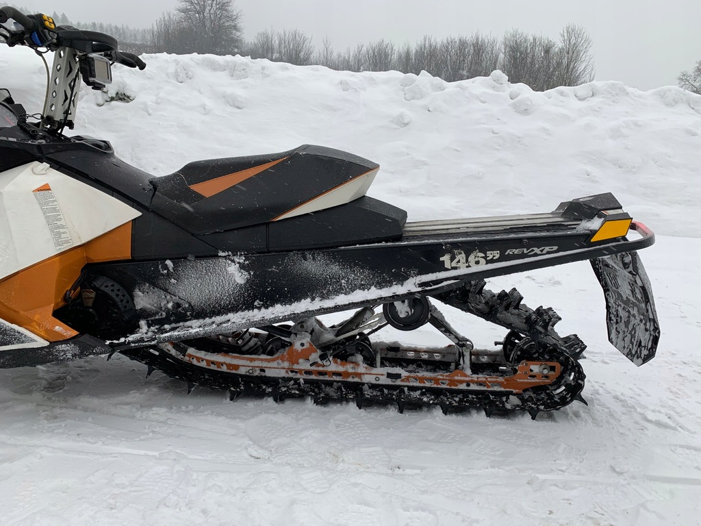 Skuter śnieżny Ski Doo Summit X Rev XP