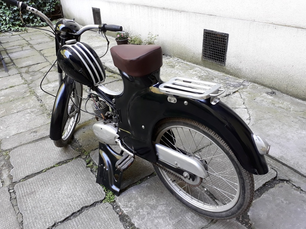 Zabytkowy motorower Ryś MR1