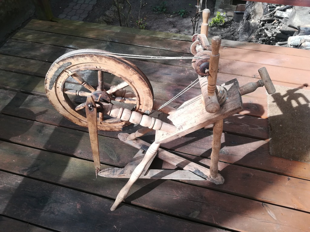 Kołowrotek przędzalniczy drewniany zabytkowy
