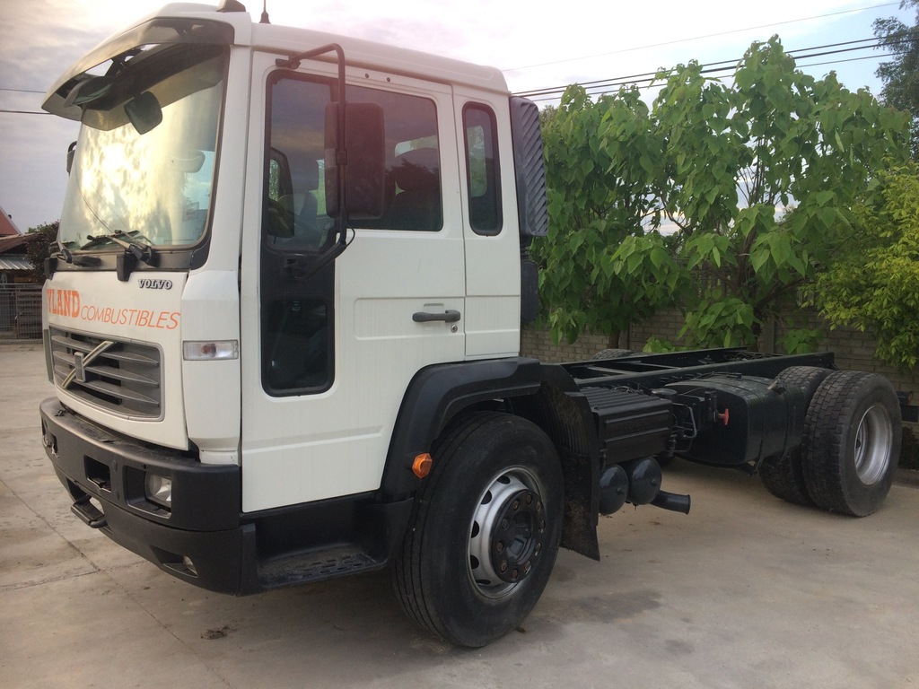 SAMOCHÓD CIĘŻAROWY VOLVO FL618