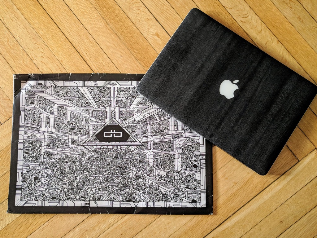 Skin dbrand (Black Dragon) - Macbook Air 13"