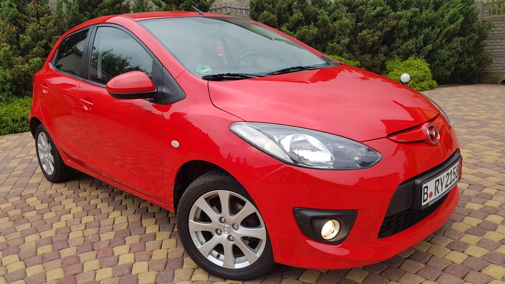 MAZDA 2 1,3 PIĘKNY KOLOR CZERWONA PERŁA