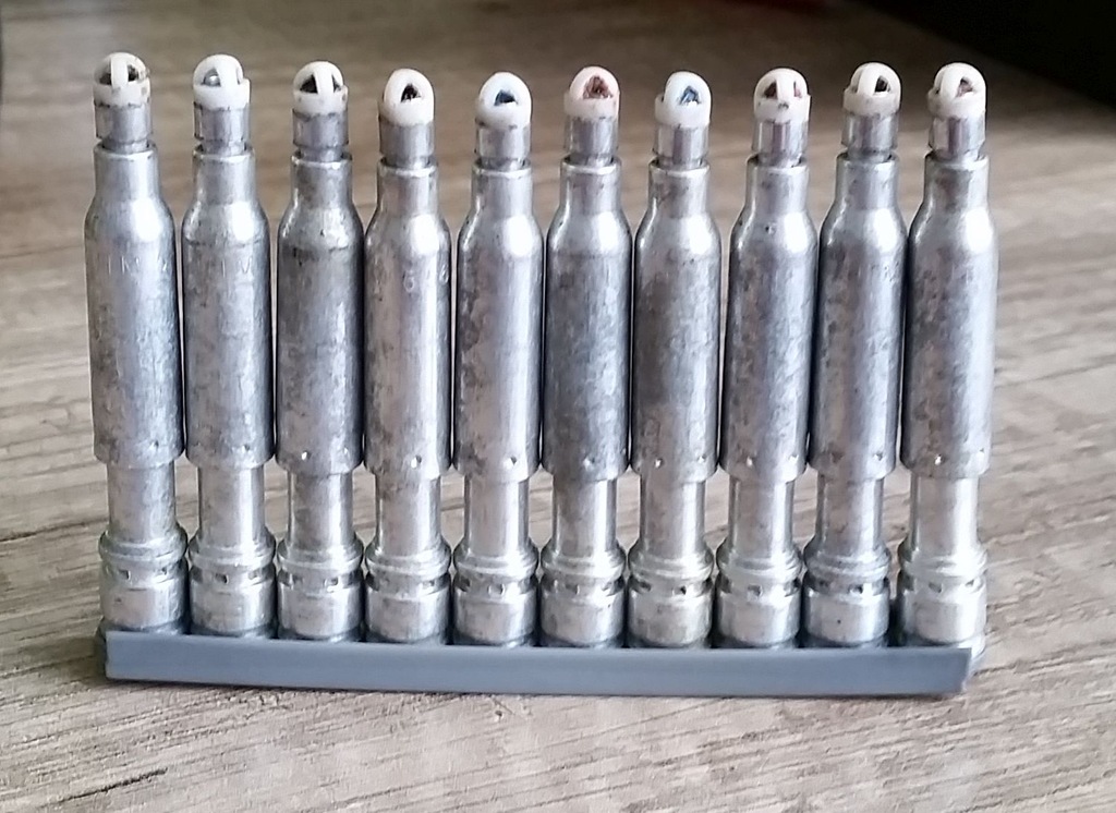 Zestaw dziesięciu łusek UTM 5.56 rh