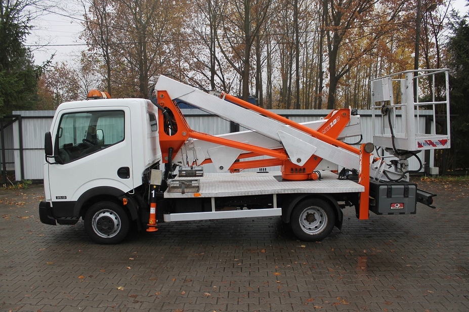 Podnośnik koszowy 20m ZWYŻKA MULTITEL MX200 Nissan