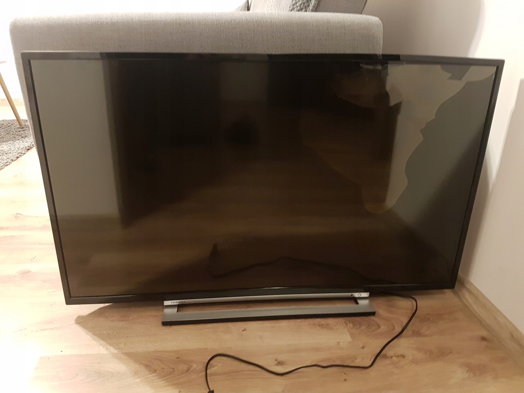 Telewizor TOSHIBA 43L3763DG nowy uszkodzony