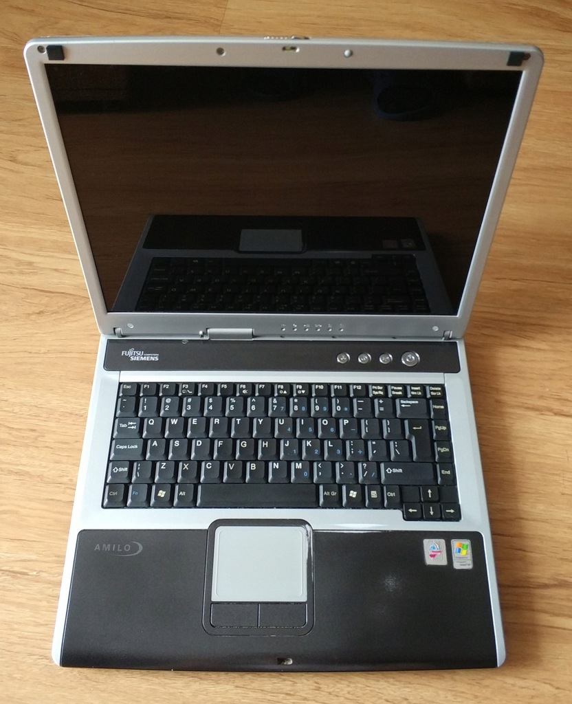 Fujitsu Siemens AMILO m7440g