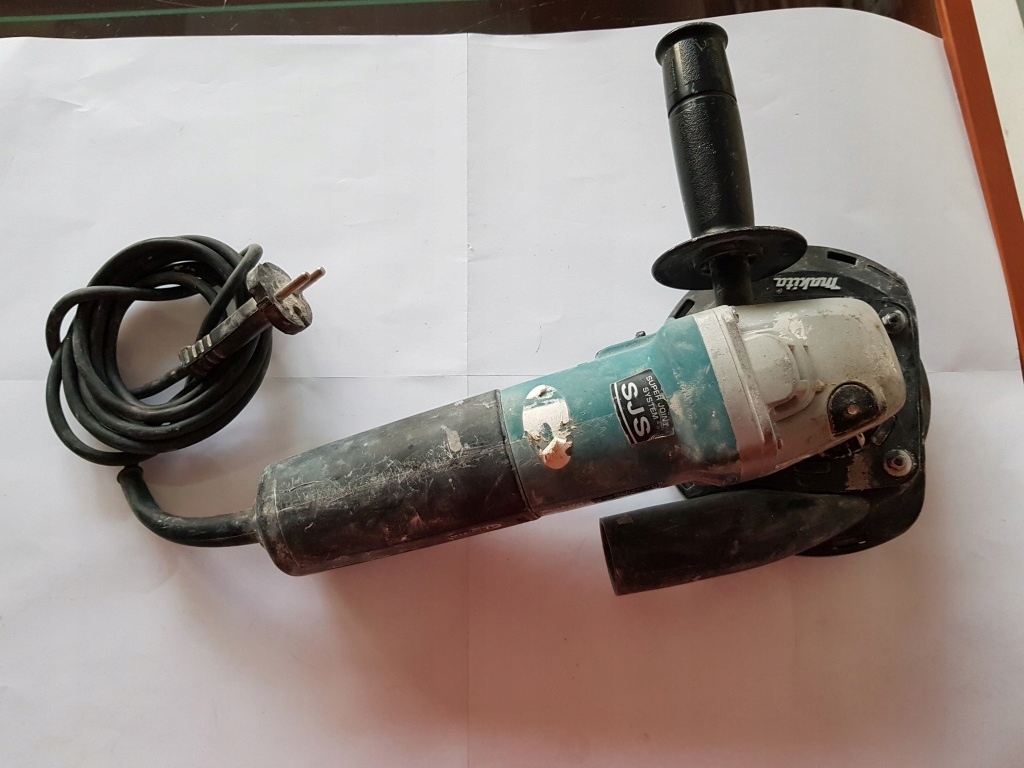 SZLIFIERKA KĄTOWA MAKITA 9562CVR 1200W KONIN GWR !