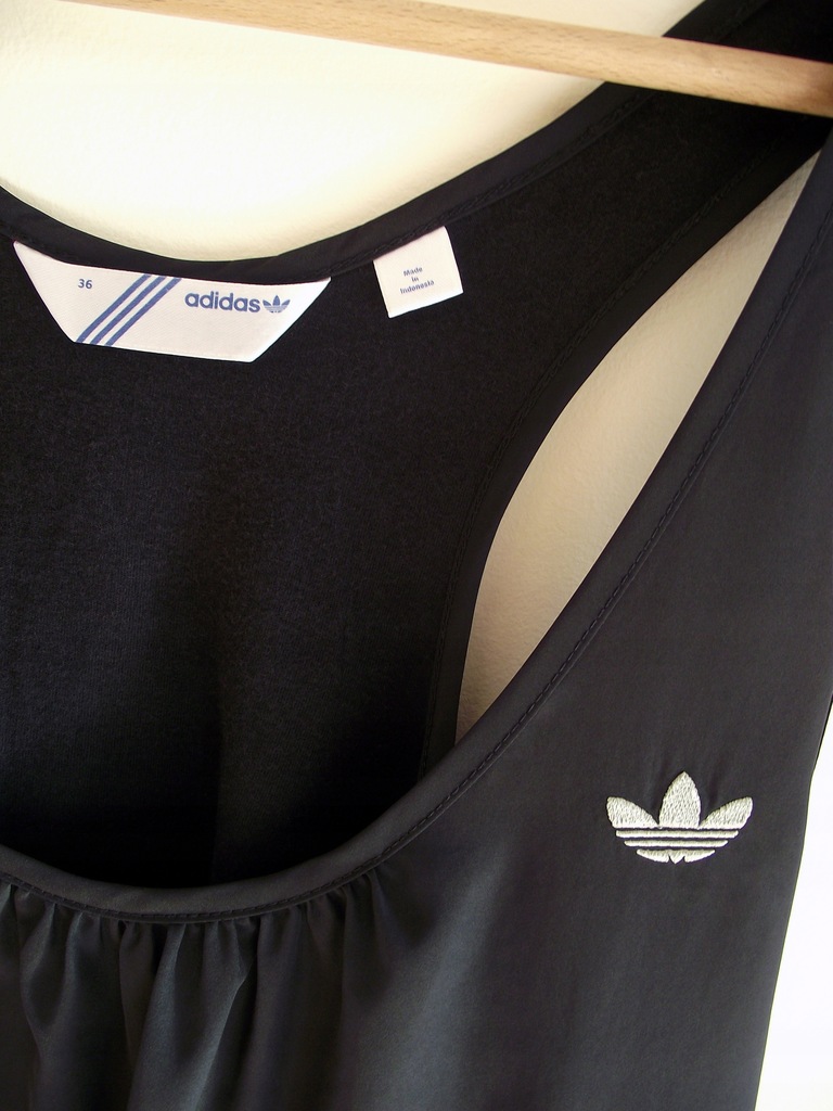 Adidas czarna bluzka top z łączonych materiałów S