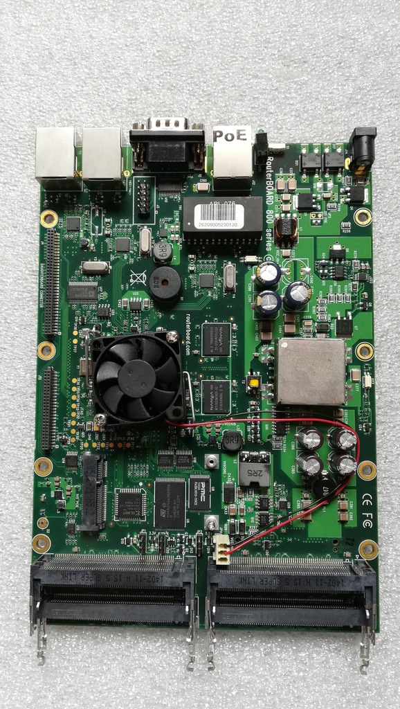 MikroTik RouterBOARD RB800, 4 mPCI, PPC 800MHz L6