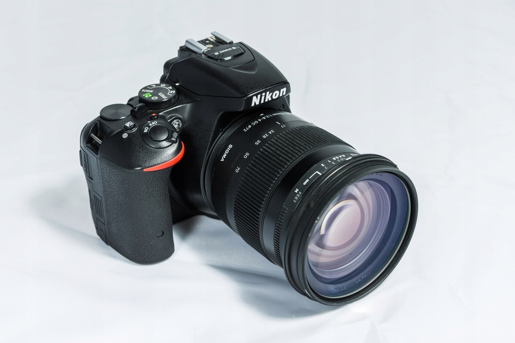 Nikon D5500 + Sigma C 17-70mm f/2,8-4,0 + dodatki