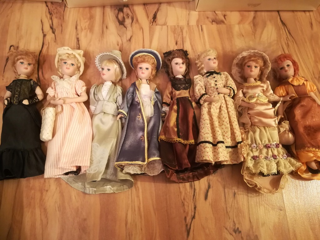 Kolekcja 8 lalek porcelanowych