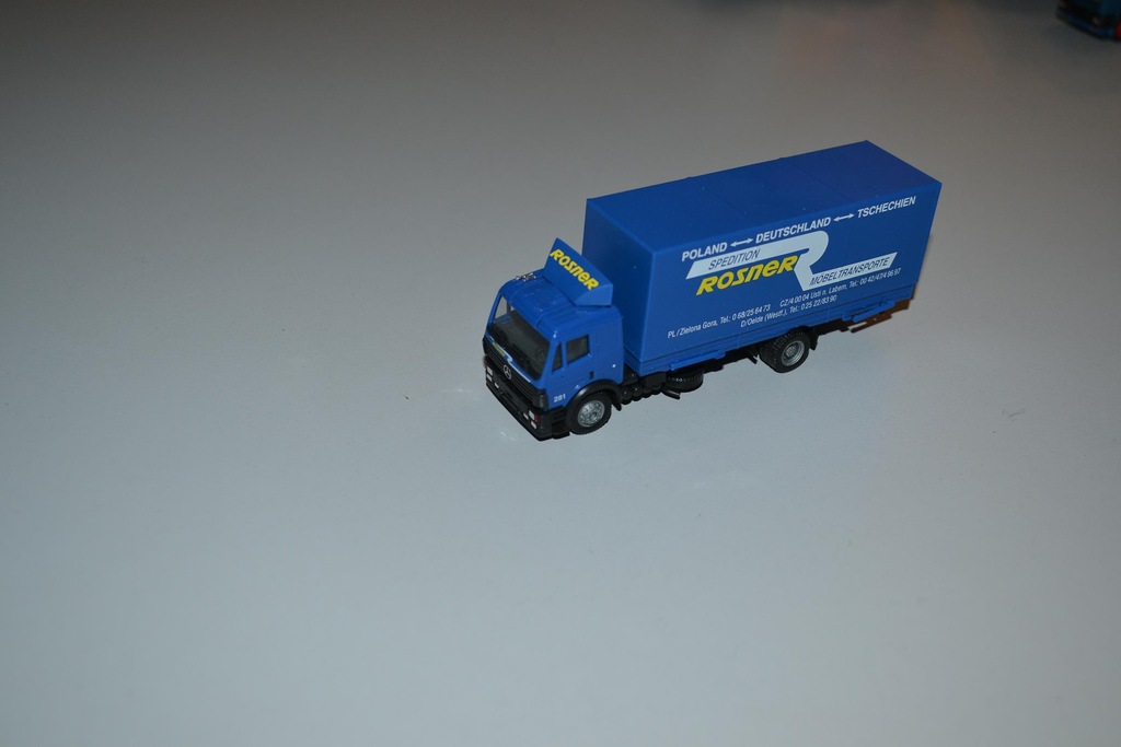 Ciężarówka Mercedes-Benz ROSNER 1:87 HERPA