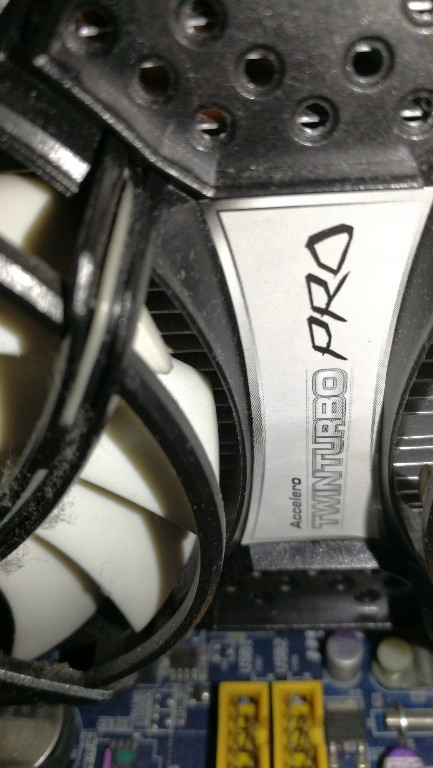 Ati radeon HD 6870 vx accelero Twin turbo pro