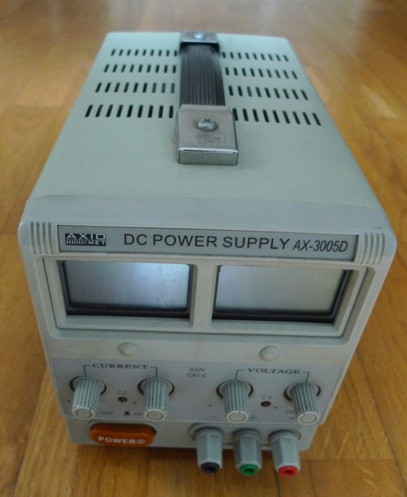 Uszkodzony zasilacz laboratoryjny Axiomet AX-3005D
