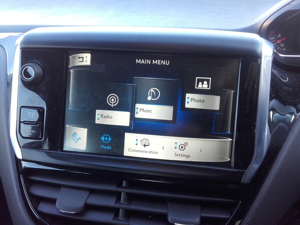 PEUGEOT 208 RADIO WYŚWIETLACZ TABLET RAMKA KOMPLET