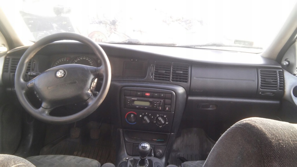 Deska rozdzielcza kokpit konsola Opel Vectra B