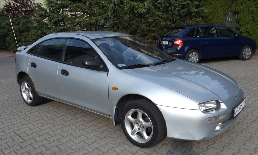 Mazda 323f 1998