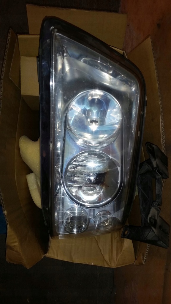 REFLEKTOR LAMPA VW T5 TRANSPOTRER/MULTIVAN H1+H7