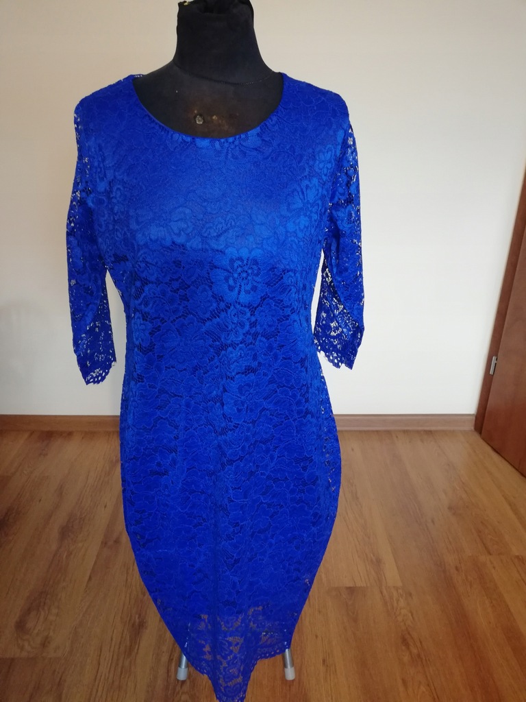 Koronkowa sukienka niebieska r 52