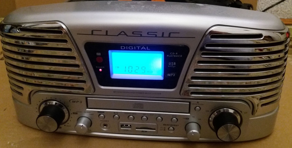 TT-838 GRAMOFON RETRO CD MP3 RADIO USB SD AUX OUT