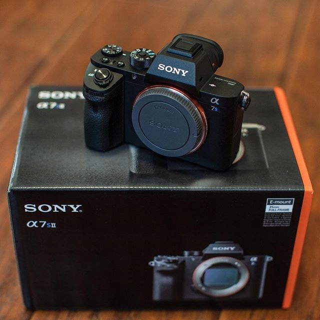 Sony A7s II body + obiektyw Sony FE 28-70 mm