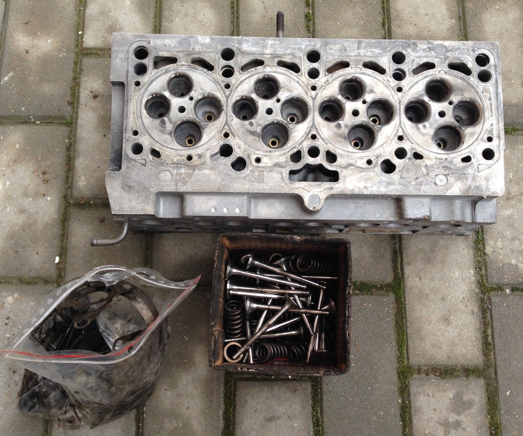 GŁOWICA PĘKNIĘTA AUDI A4 B7 2.0 Tdi BRD 170