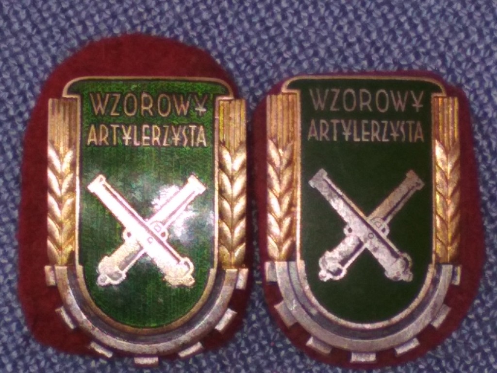 2 odznaki wzorowy artylerzysta wzór 1953r