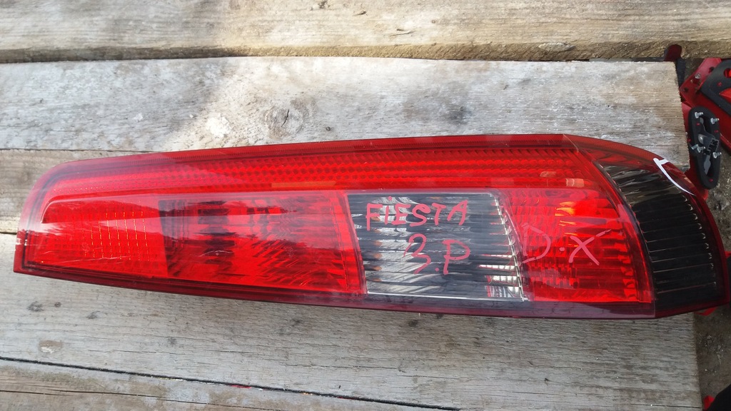 Ford Fiesta Mk6 3D Lampa Prawa Tylna Tył EU uszk