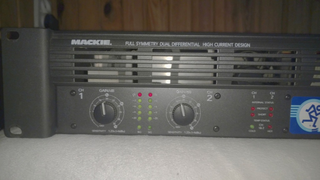 Mackie m1400 best sale