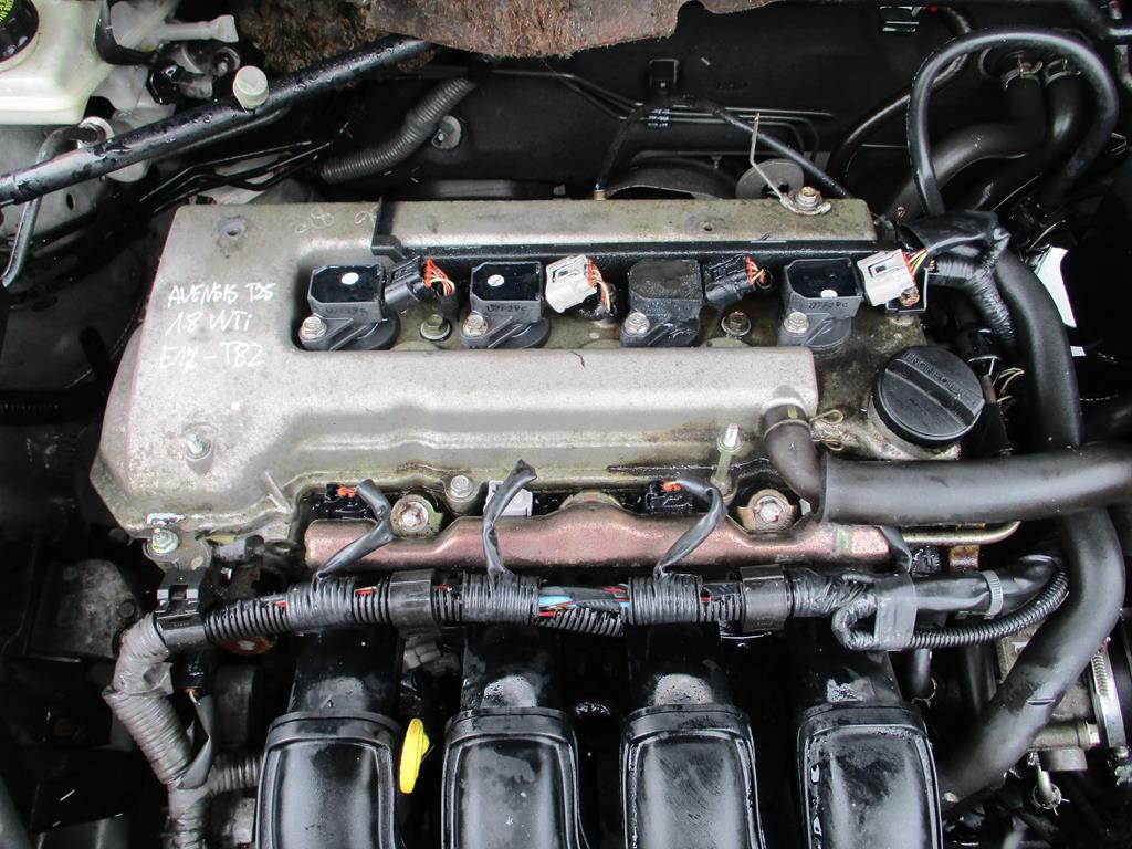 Toyota Avensis t22 1.8 vvt-i silnik
