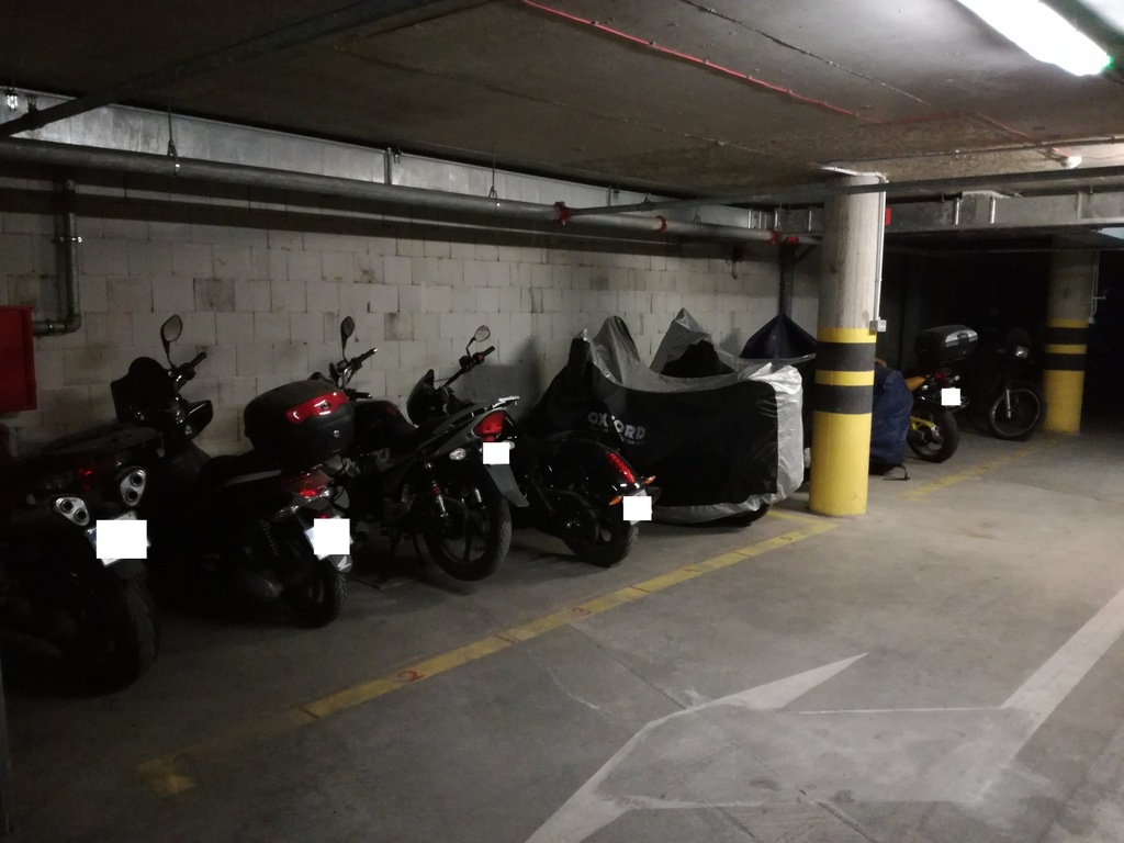 Garaż / Miejsce Postojowe na Motocykl